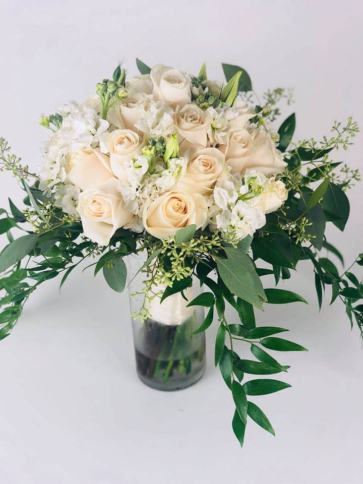 wedding centerpiece minnesota cream roses