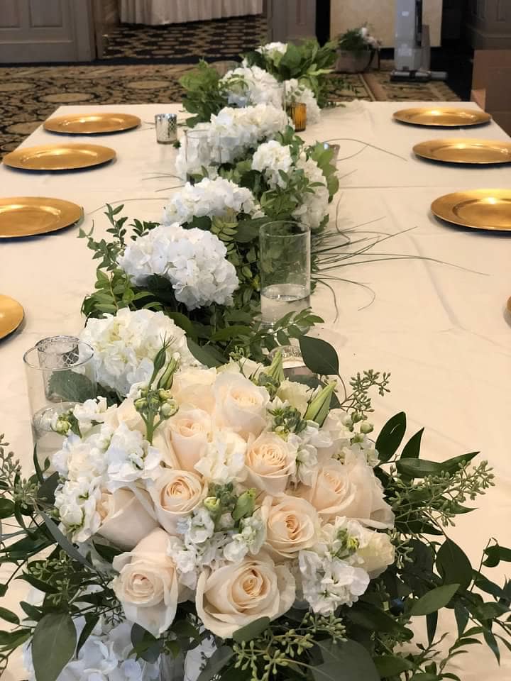 wedding centerpiece minnesota romantic roses cream