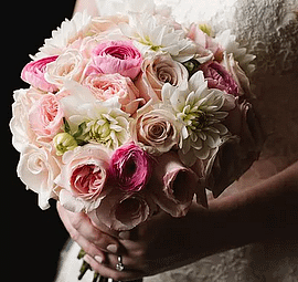 bridal-bouquet-wedding-flowers-minneapolis-roses