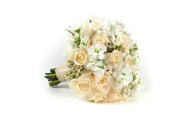 cream-white-wedding-bouquet-minneapolis-mn